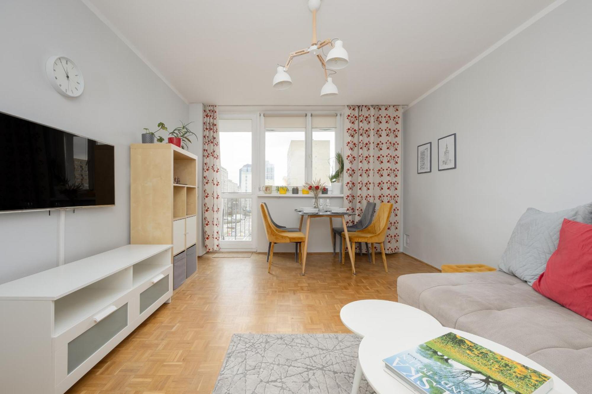 City Center Flowers Near Rondo Onz By Renters Apartament